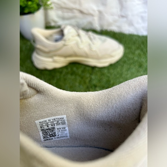 ADIDAS OZWEEGO SHOES men size 8.5 Bliss/ Bliss / Bliss/gently used - Picture 15 of 16